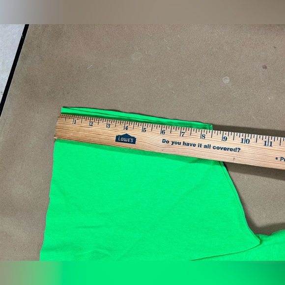 The grinch Universal Studios T-shirt - Picture 6 of 7